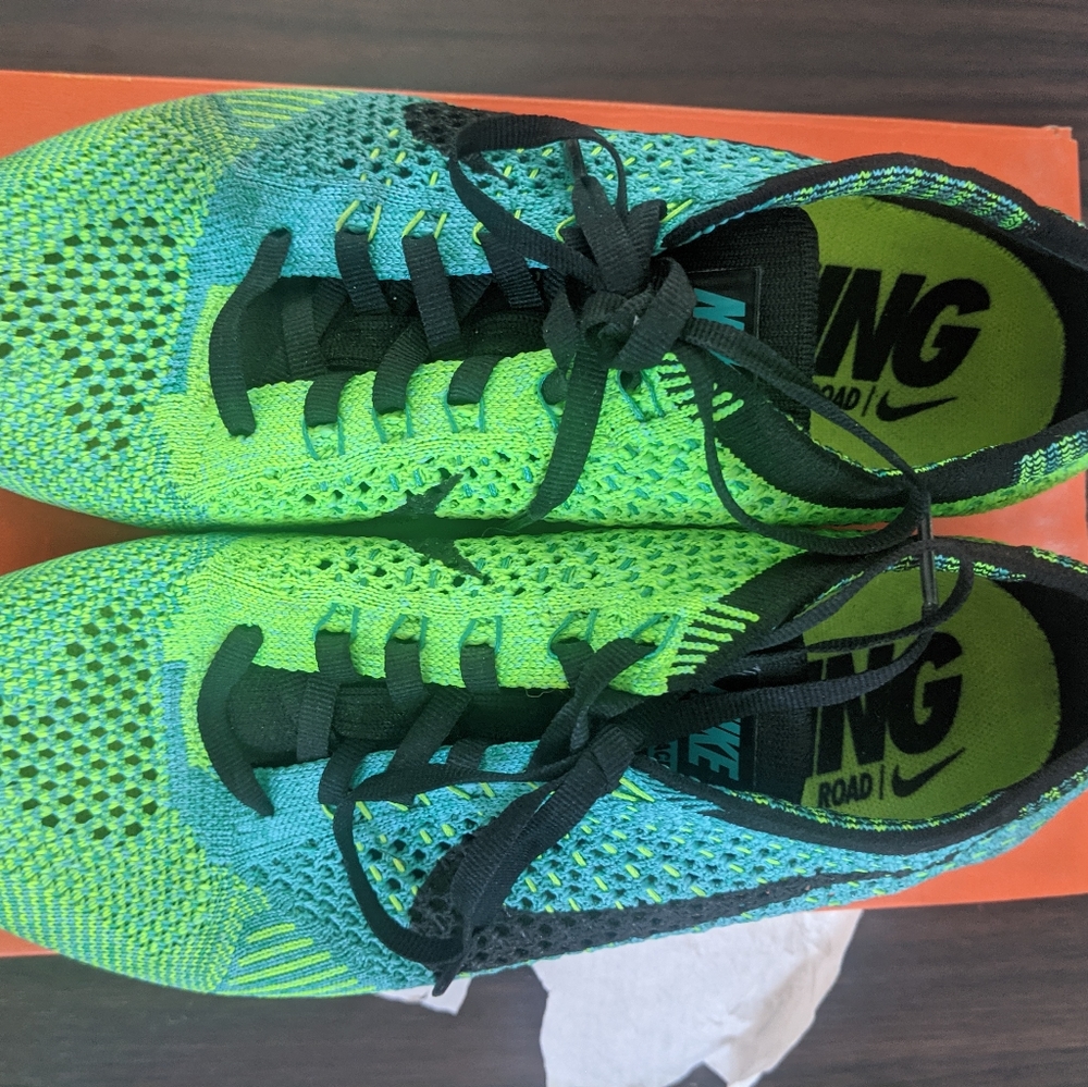 Nike Flyknit racers